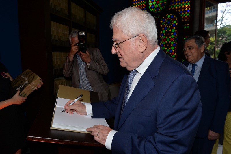 NIZAR CHOUCAIR: A SUCCESS STORY A book submerged with an adventure of a self-made man into the world of chocolate  Transforming an Enterprise into an Iconic Lebanese Entrepreneurship